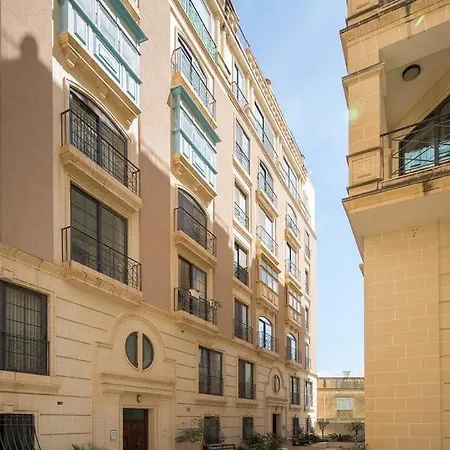 Belmonte Heights - Luxury 3 Bedroom *