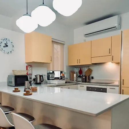 Belmonte Heights - Luxury 3 Bedroom דירה סליאמה